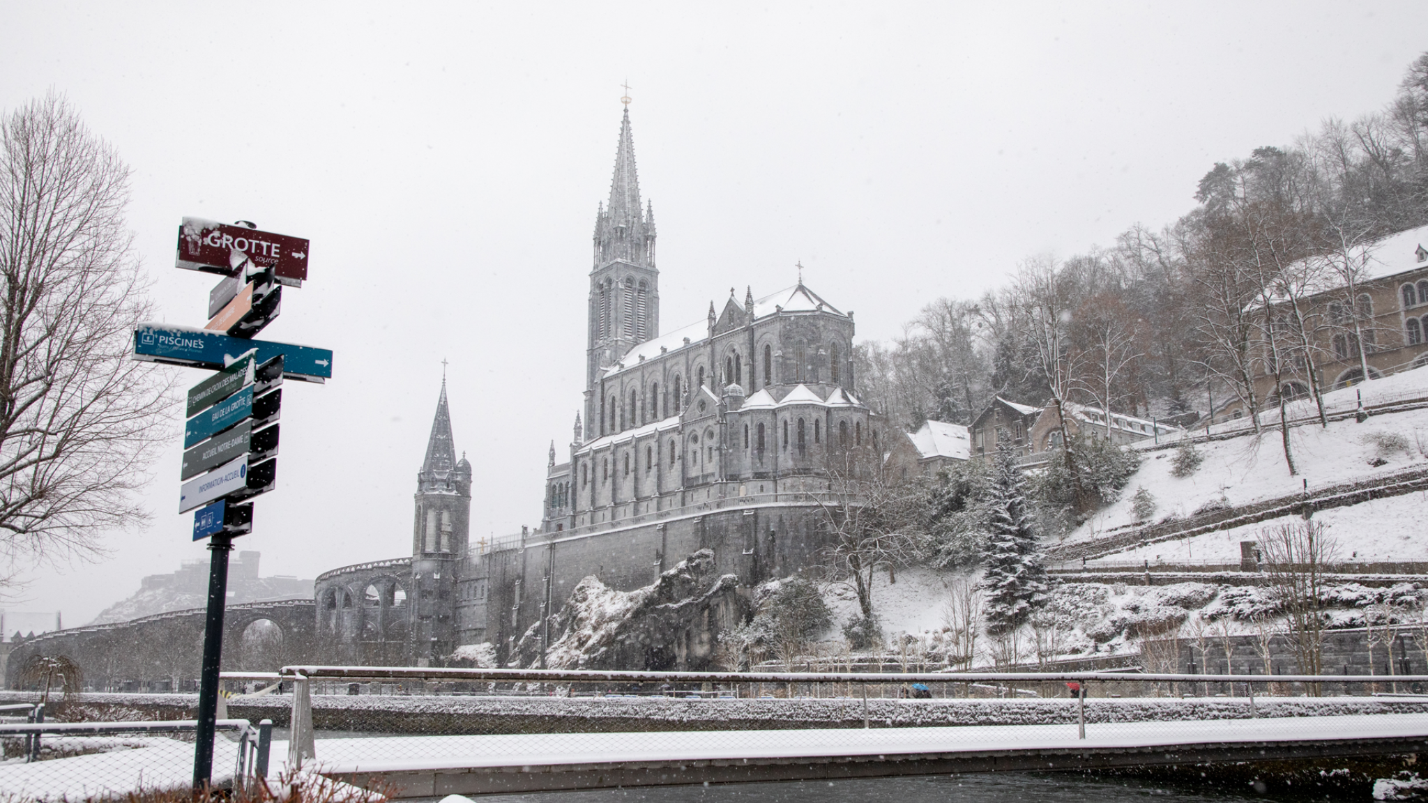 Sanctuaire Notre-Dame de Lourdes YouTube banner