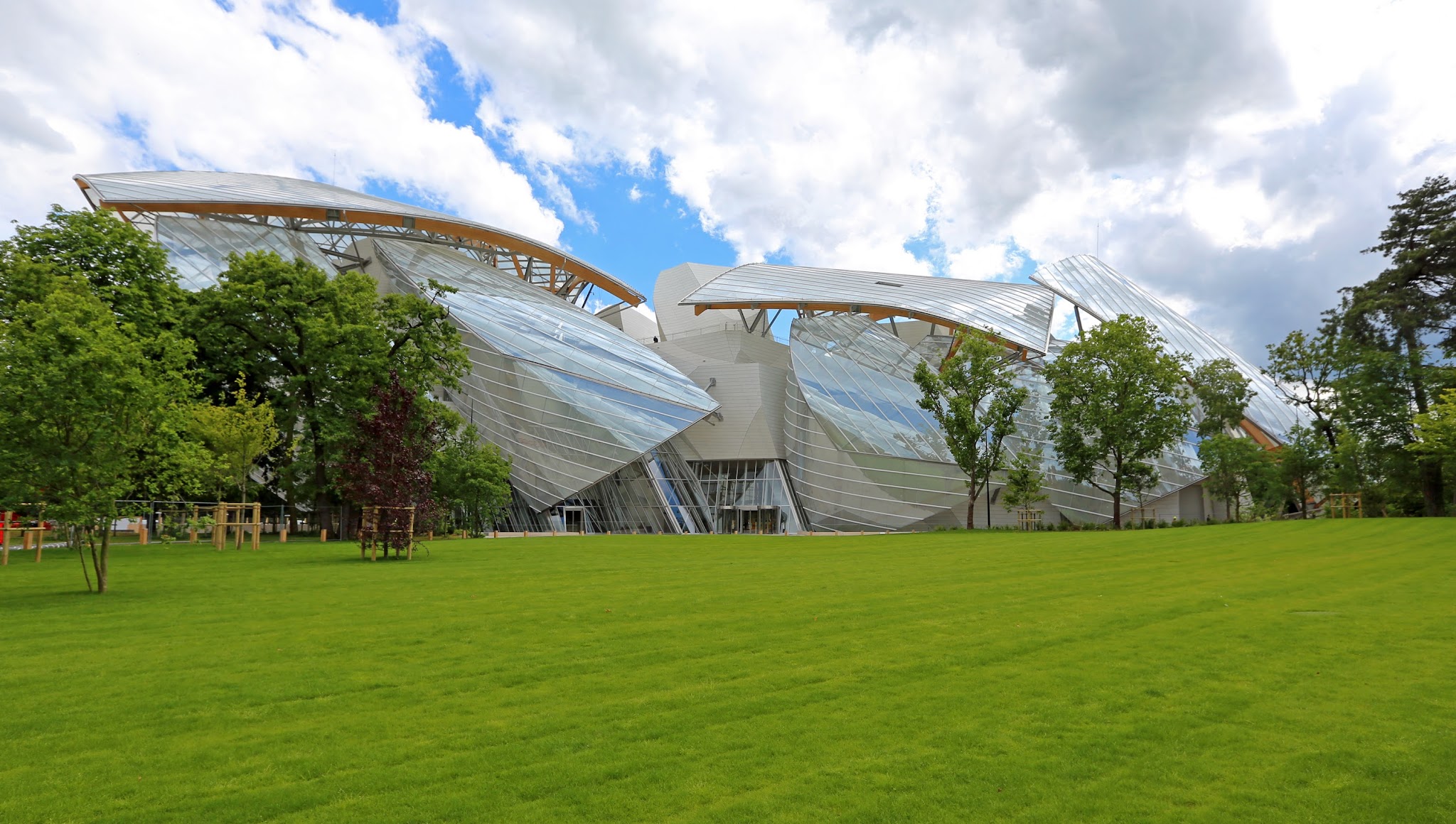 Fondation Louis Vuitton YouTube banner