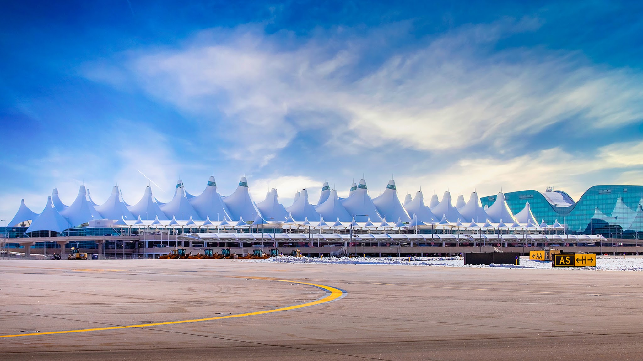 DenversAirport YouTube banner