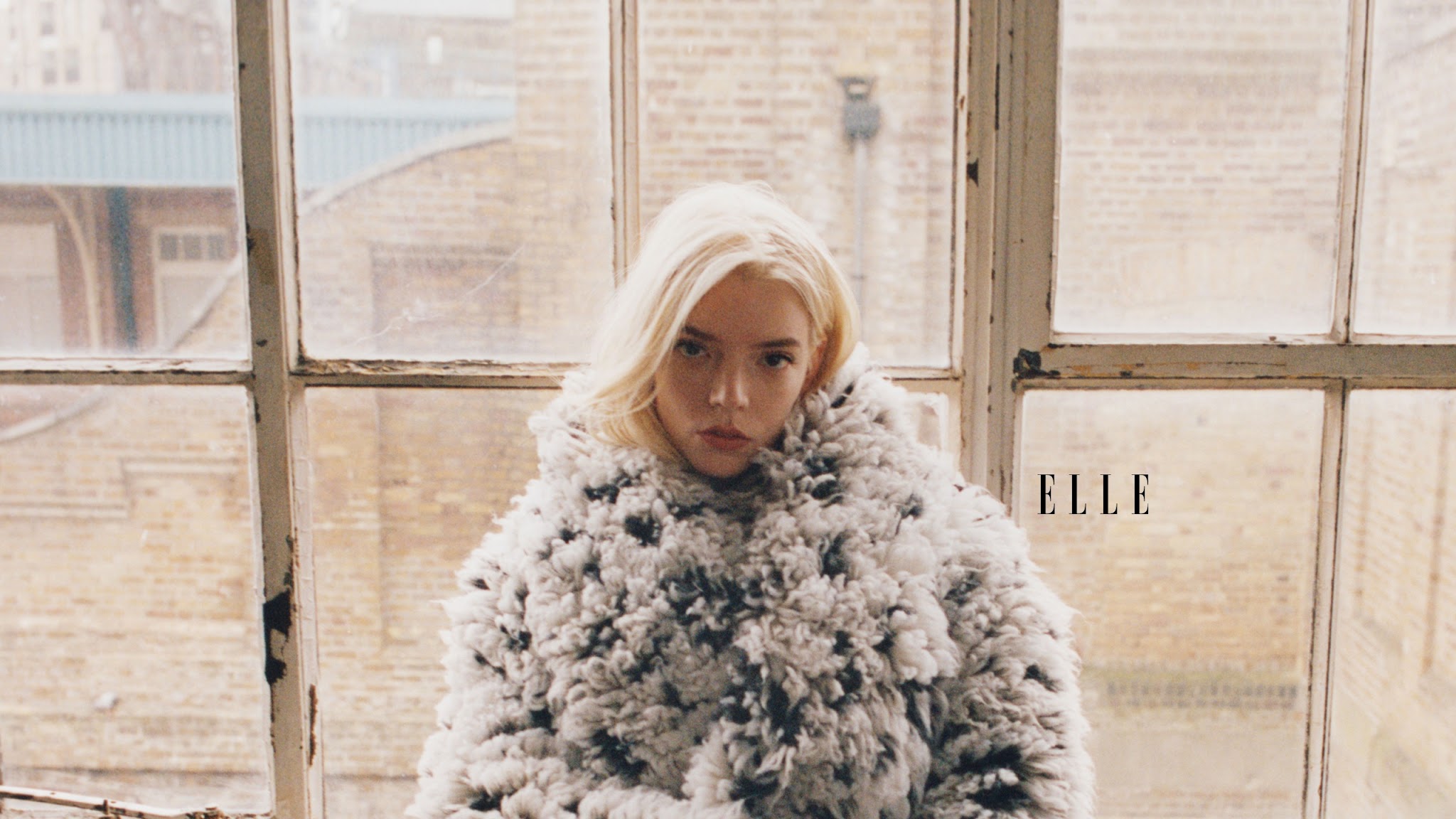 ELLE YouTube banner